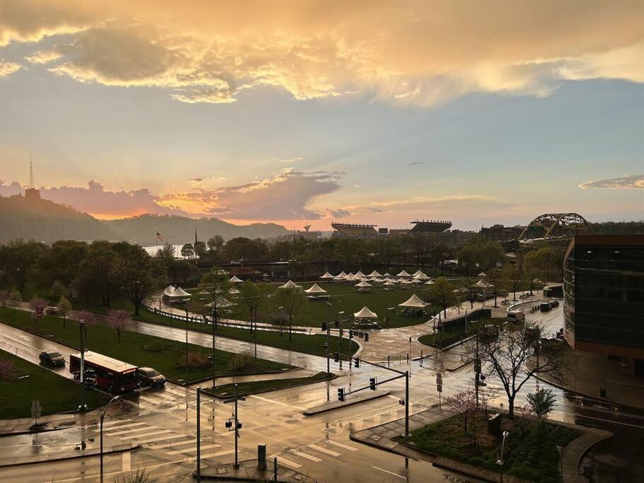 Sweeping Stadium Views Wonderfully Located 24-7 Parking Gym Lounge Pittsburgh Exteriör bild